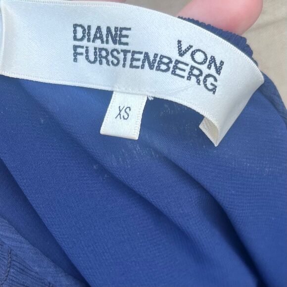 Diane Von Furstenberg Blue Silk Blouse Size Xs Bell Sleeves Womens career office - Picture 9 of 10